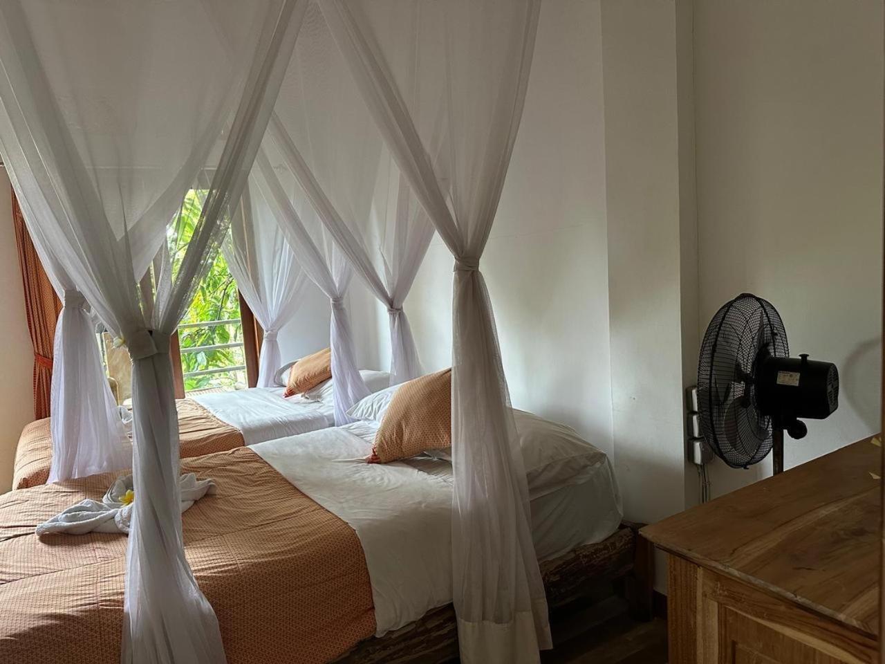 Hotel Omunity Bali Singaraja Esterno foto