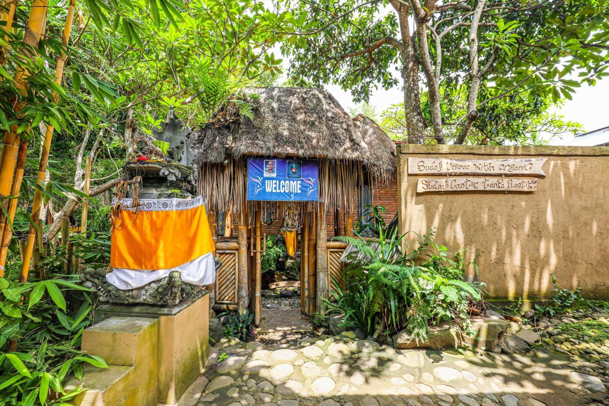 Hotel Omunity Bali Singaraja Esterno foto