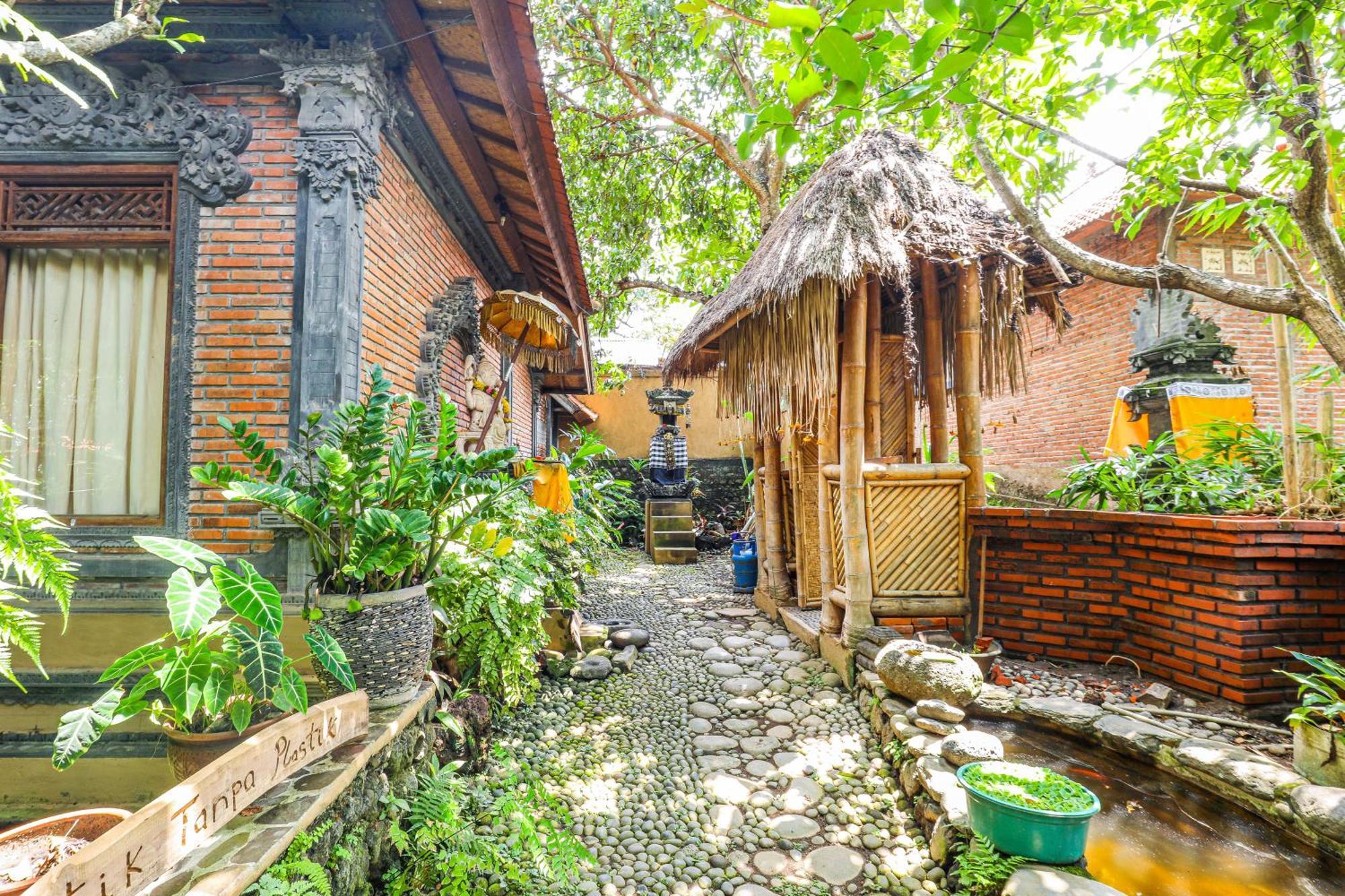 Hotel Omunity Bali Singaraja Esterno foto